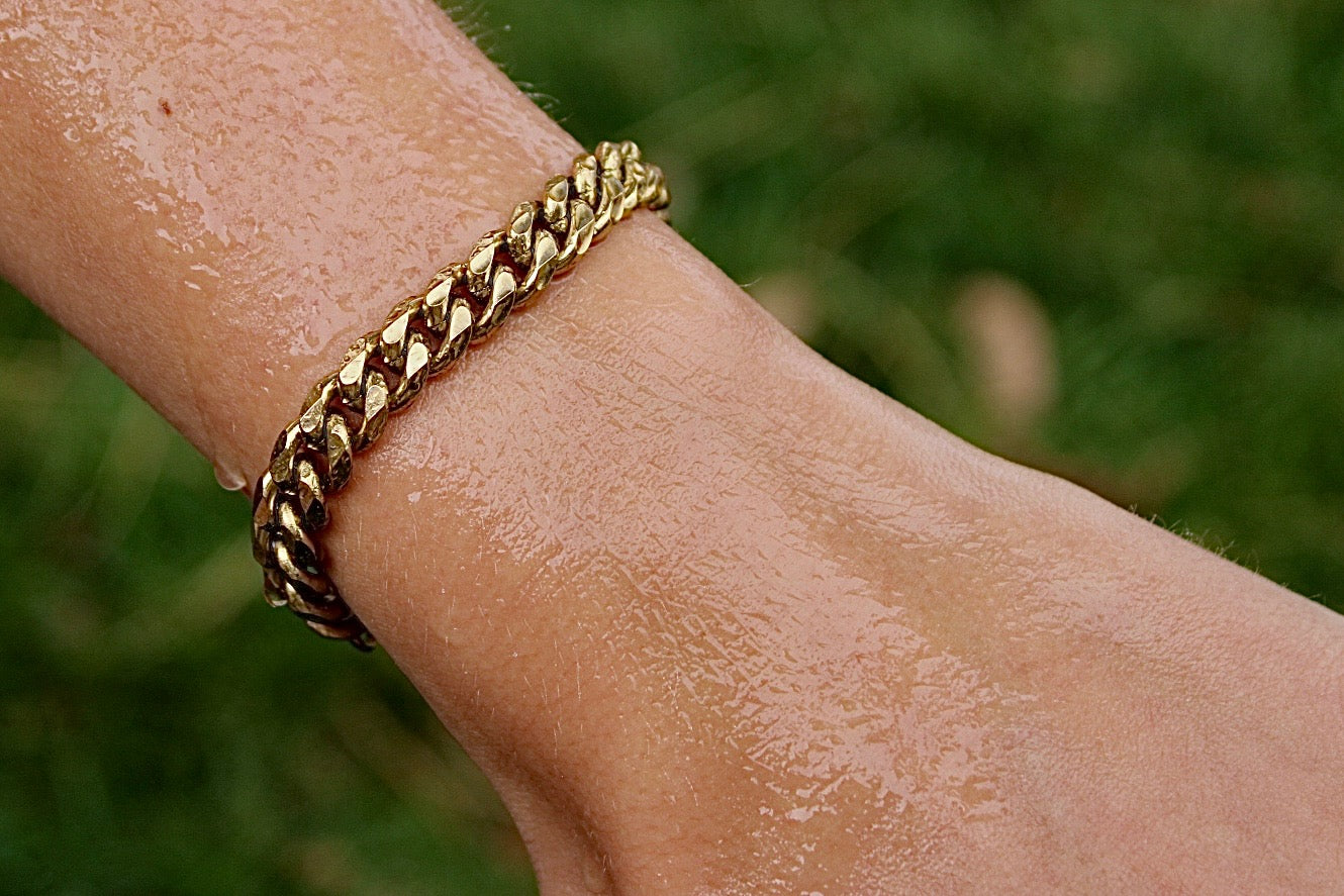Sundrop Edge Bracelet - Close-Up View - Waterproof Bracelet