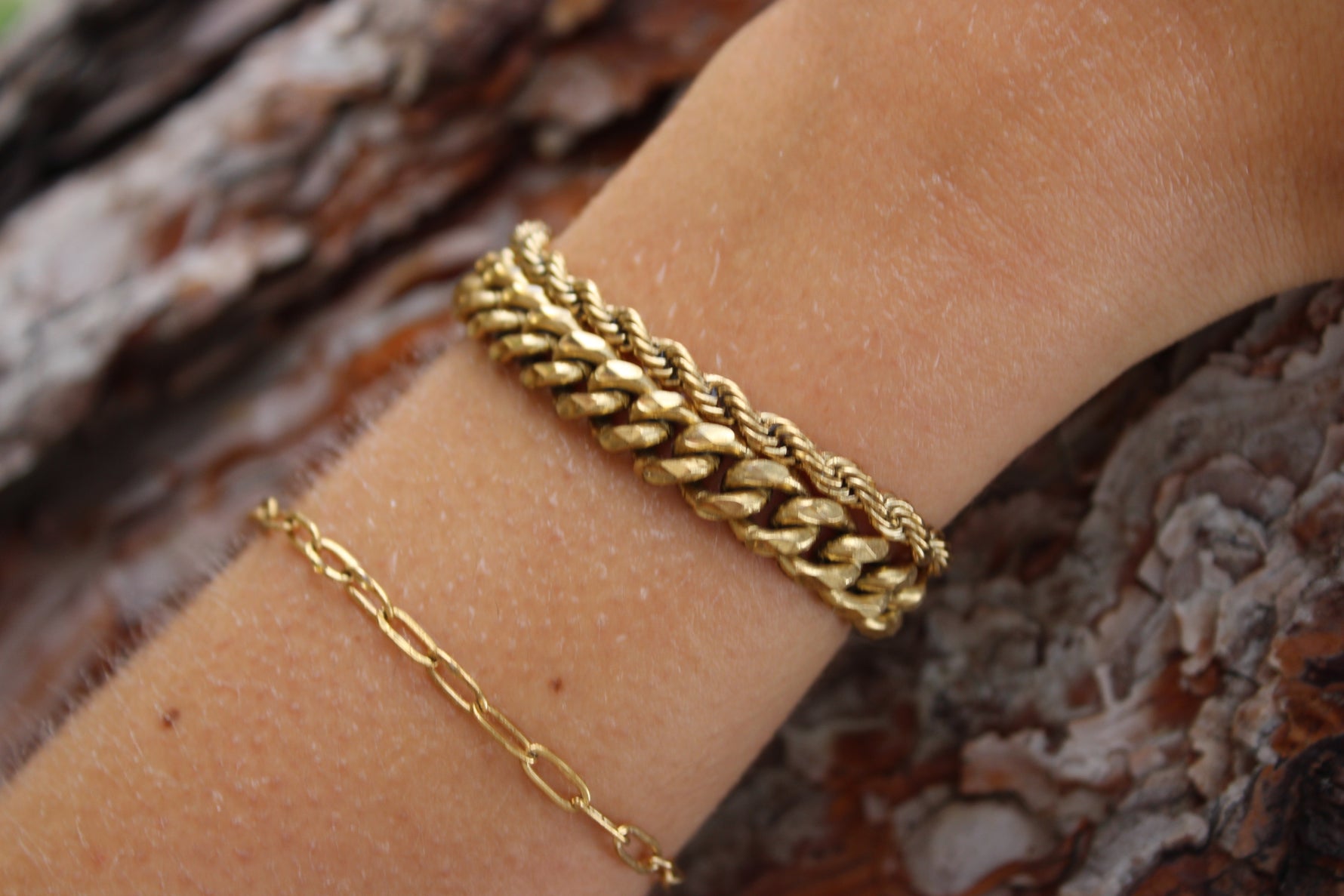 Sundrop Twist Chain Bracelet - Side View - Waterproof Bracelet